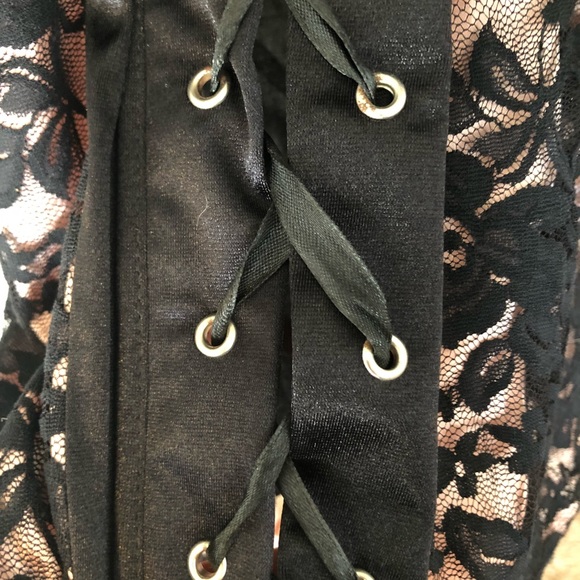 Lingerie - Picture 6 of 6